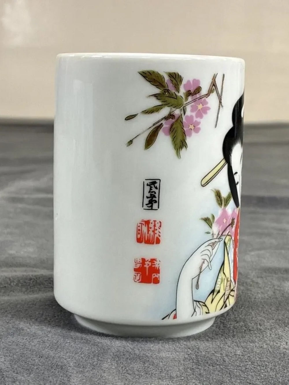 Porcelain Japanese Geisha Teacup in White and Pink